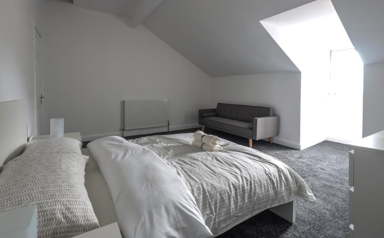 Spacious 4 Bed House In Birmingham, Suitable For Contractors Экстерьер фото