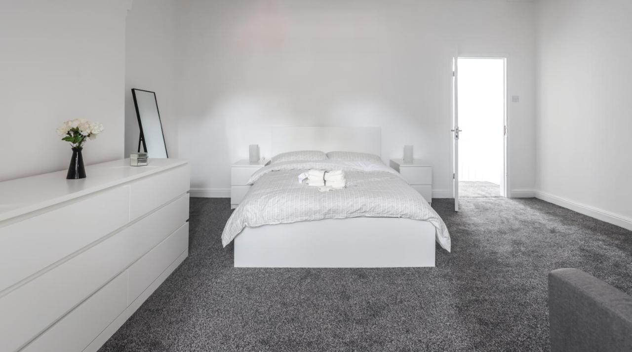 Spacious 4 Bed House In Birmingham, Suitable For Contractors Экстерьер фото