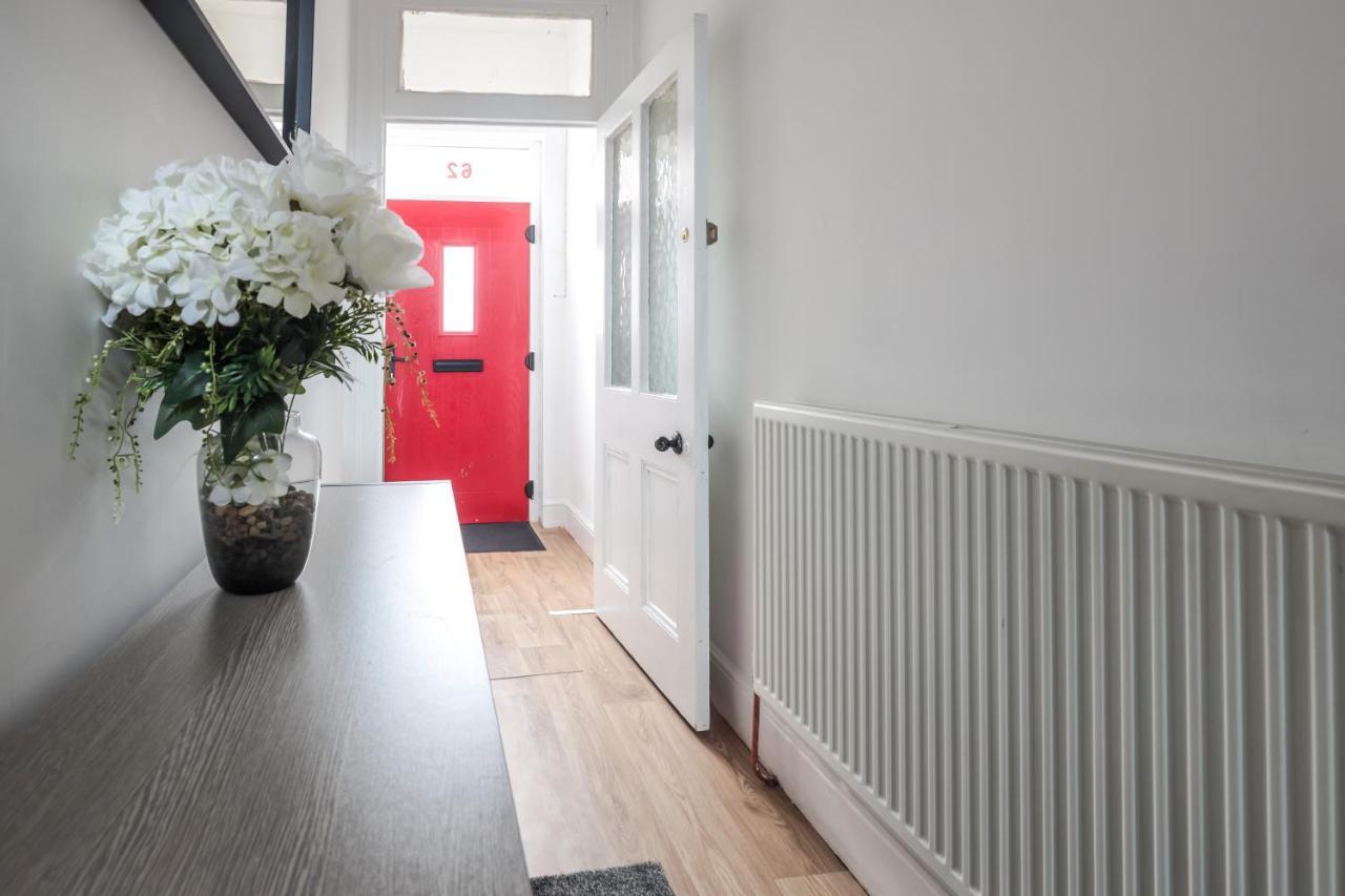 Spacious 4 Bed House In Birmingham, Suitable For Contractors Экстерьер фото