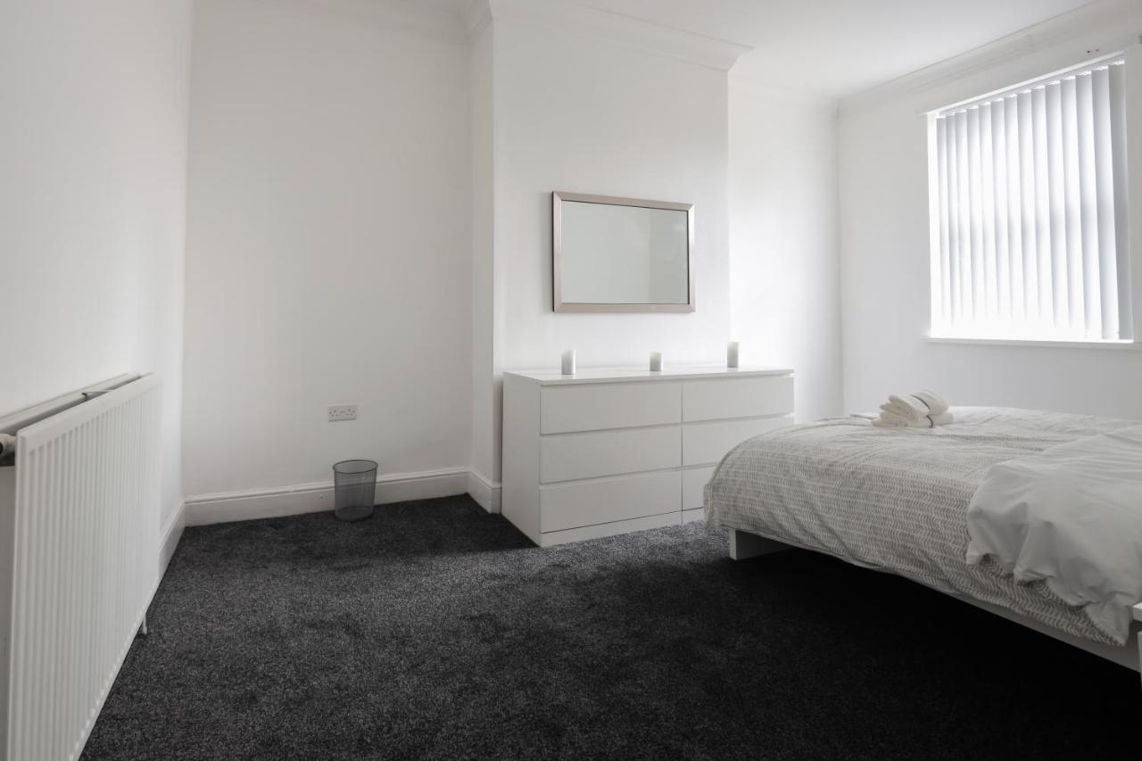 Spacious 4 Bed House In Birmingham, Suitable For Contractors Экстерьер фото